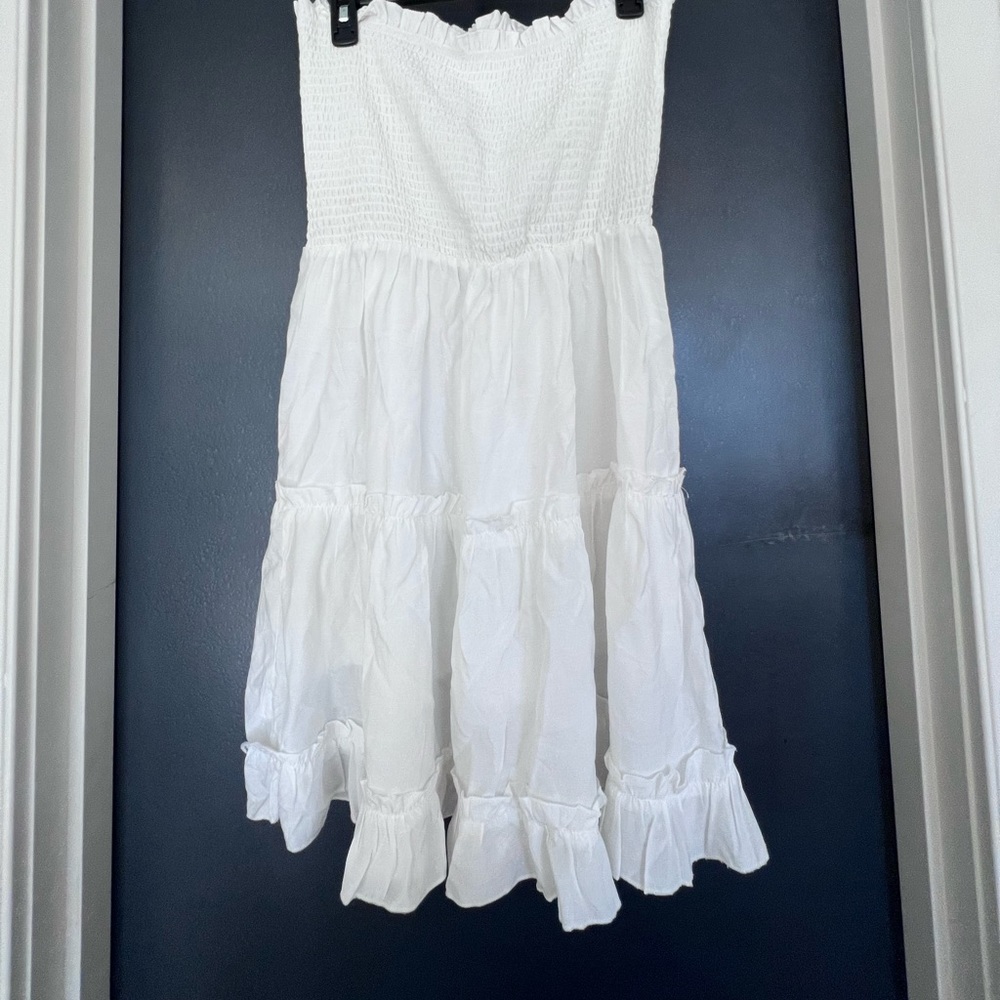 Elegant White Strapless Mini Dress - Picture 4 of 4